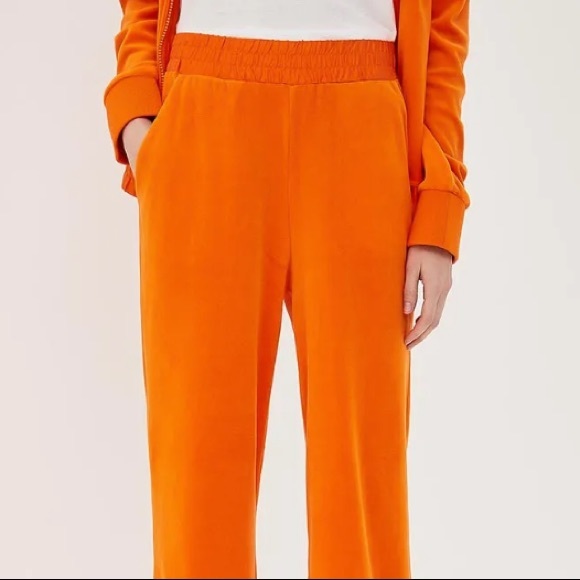 🌈✨3xHP✨🌈 𝗡𝗪𝗧 𝗘𝘀𝗰𝗮𝗱𝗮 𝗦𝗽𝗼𝗿𝘁 •  Velour Pants - Picture 4 of 16